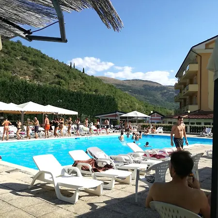 Filippone Hotel&ristorante ホテル