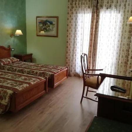 Filippone Hotel&ristorante Gioia Dei Marsi