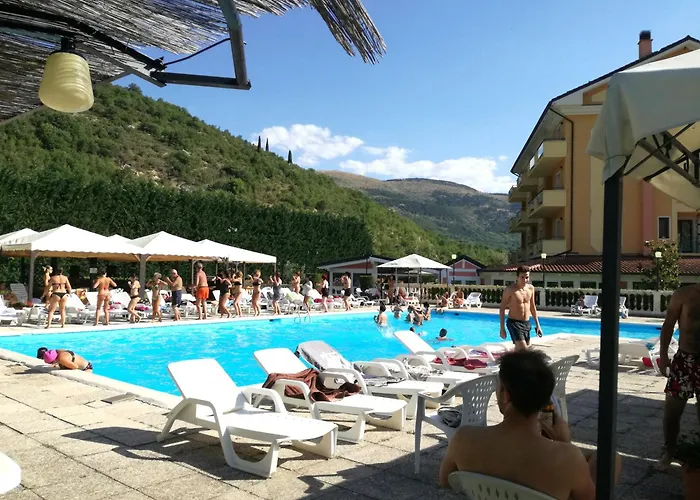 Filippone Hotel&ristorante ホテル